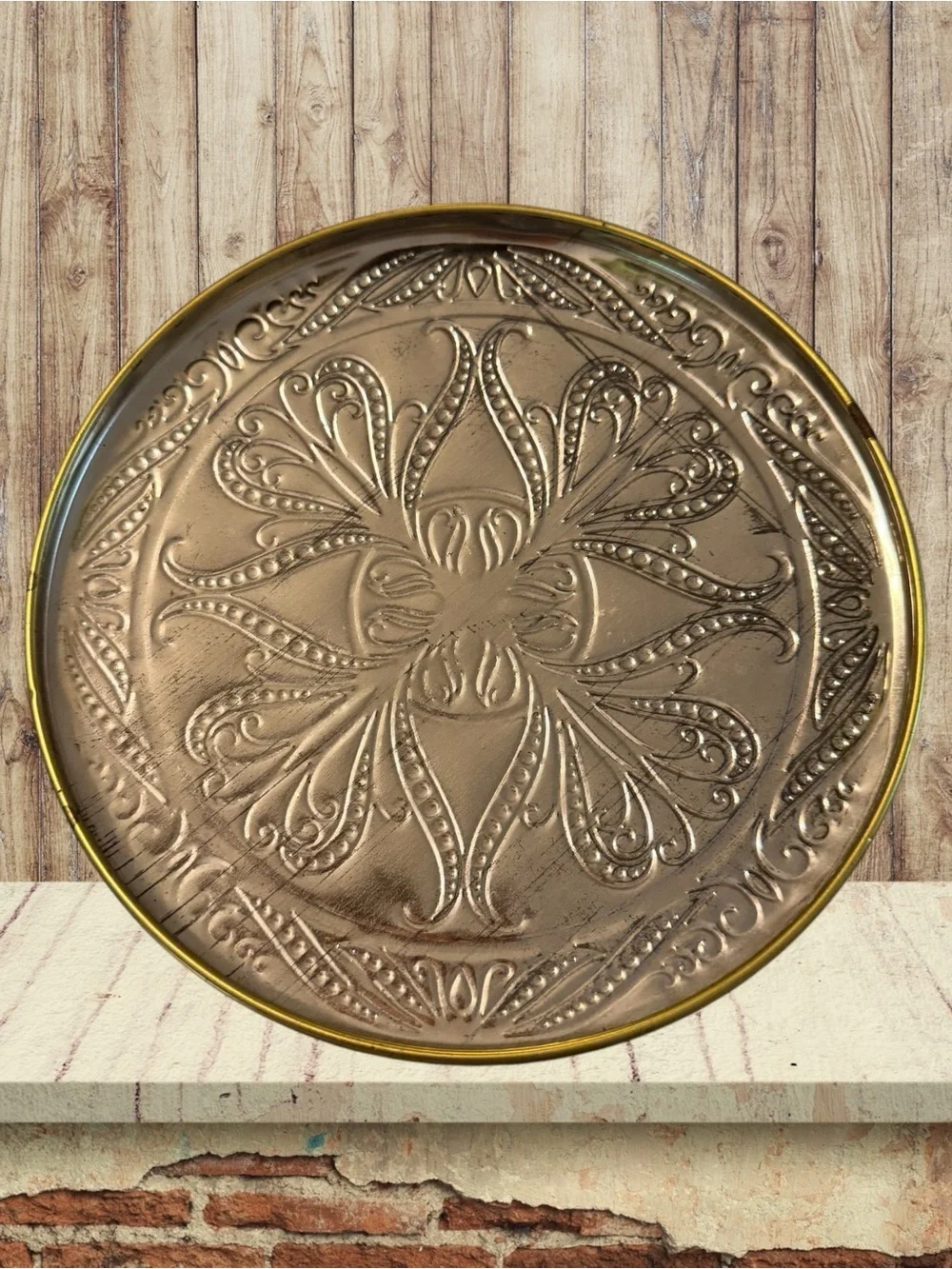 VTG DAHER TIN FROM ENGLAND RED/GOLD ORNATE FILIGREE FLORAL PATTERNS/Mid 20th